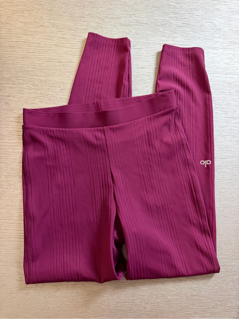 ALO Yoga  Ribbed Leggings - Berry Plum